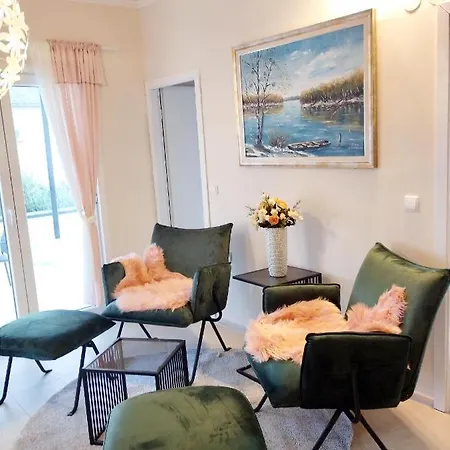 Guest house Luxury Slavica 4*