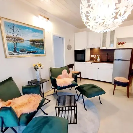 Guest house Luxury Slavica 4*