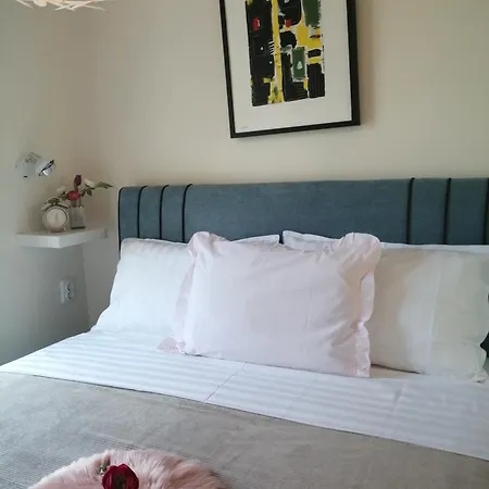 بيت ضيافة Luxury Slavica 4*