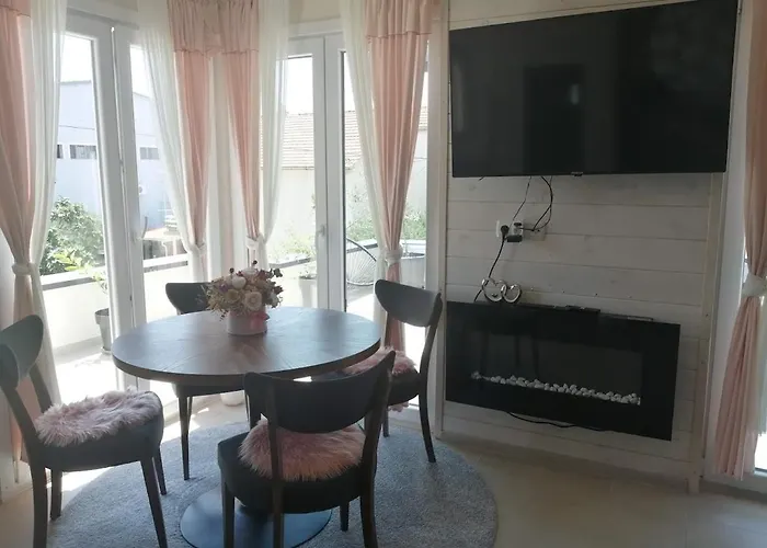 Gasthuis Luxury Slavica 4*